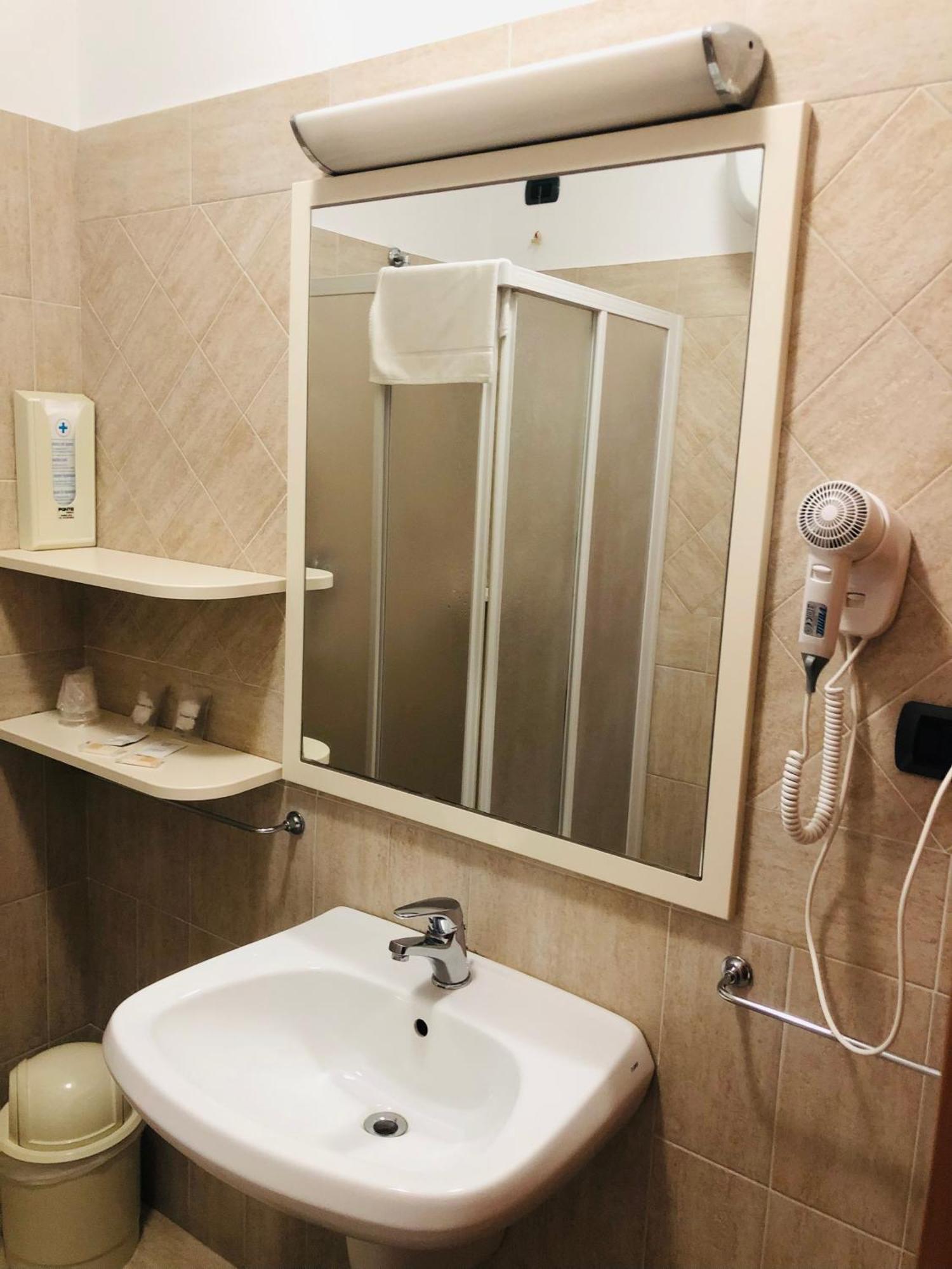 Hotel Softwood Recanati Buitenkant foto