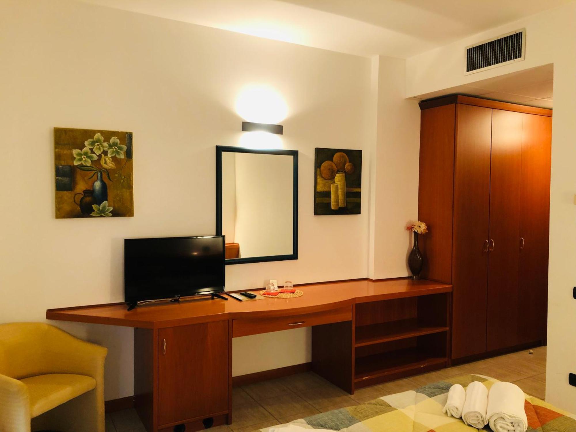 Hotel Softwood Recanati Buitenkant foto