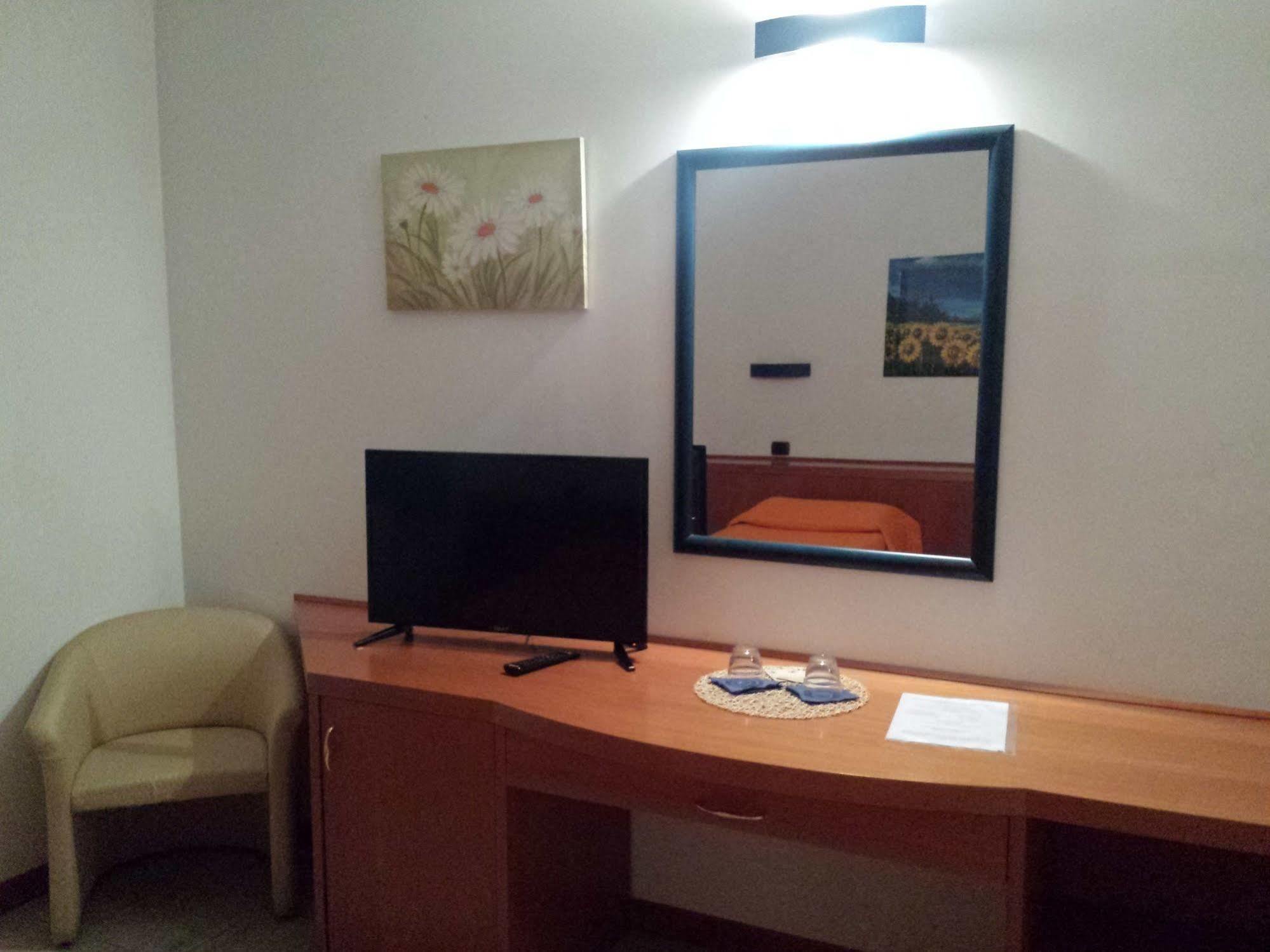 Hotel Softwood Recanati Buitenkant foto